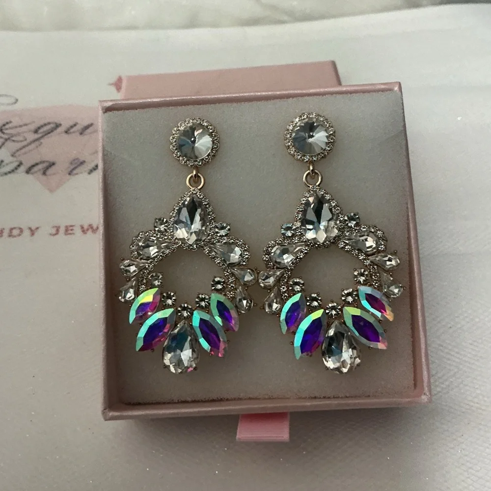 💖 Iridescent Aurora Borealis Crystal Drop Earrings